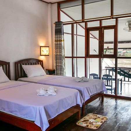 Dokchampa Guesthouse Ban Khon Buitenkant foto