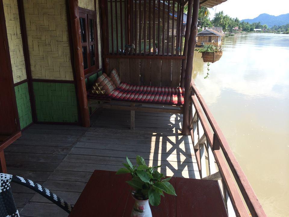 Dokchampa Guesthouse Ban Khon Buitenkant foto