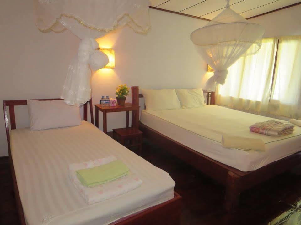 Dokchampa Guesthouse Ban Khon Buitenkant foto
